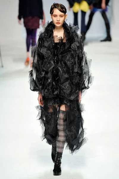 Look 48